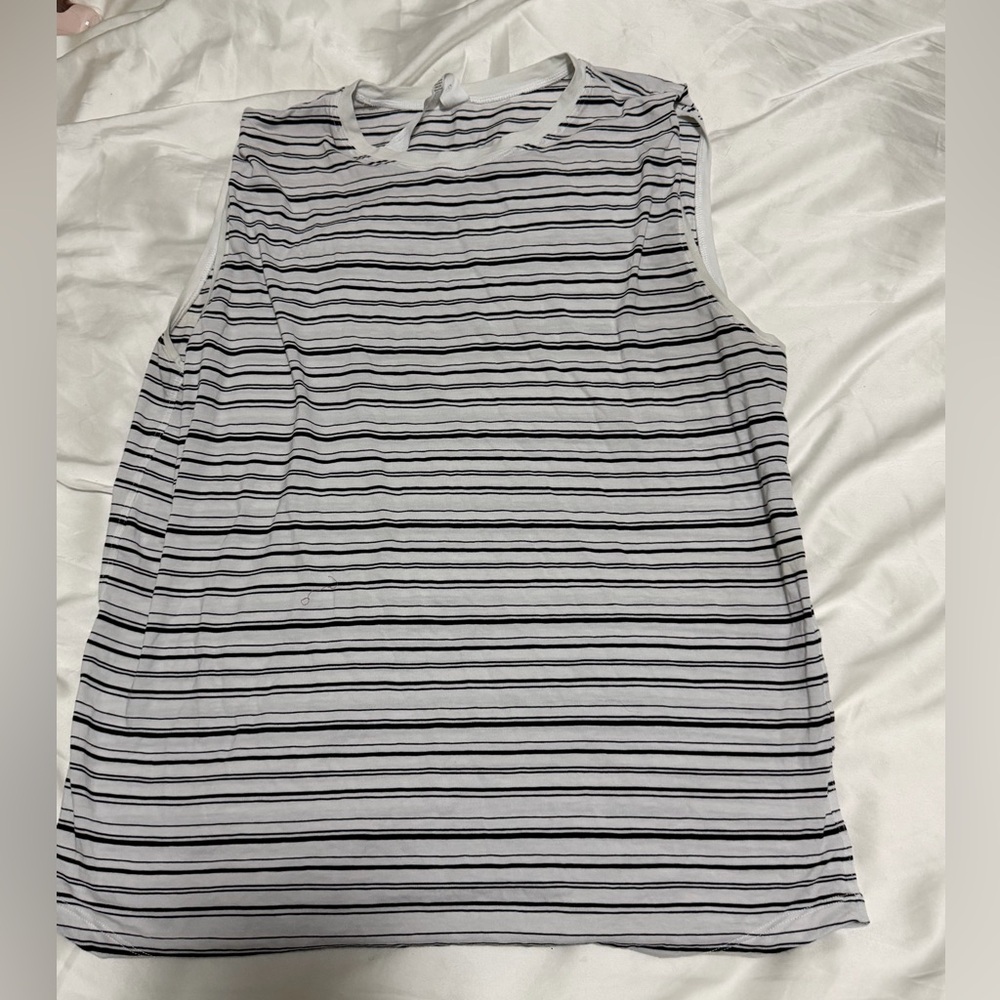 lululemon athletica Black and White Striped Muscle Tee Size 8 Cotton